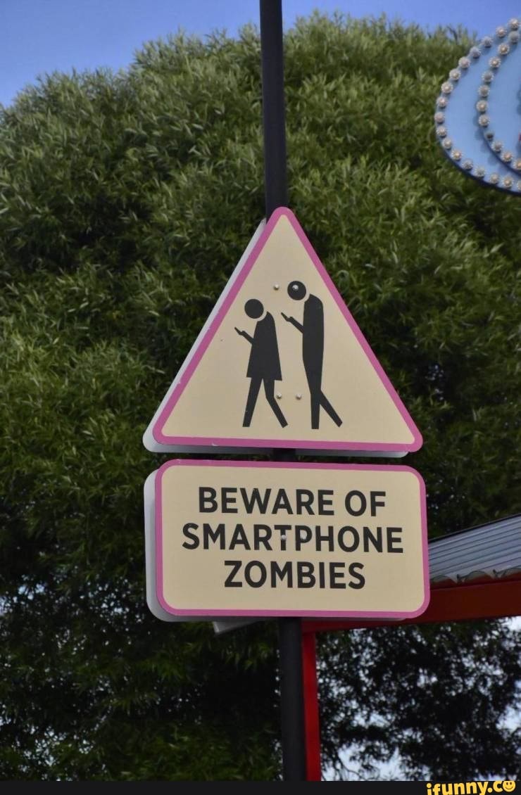 SMARTPHONE ZOMBIES - )