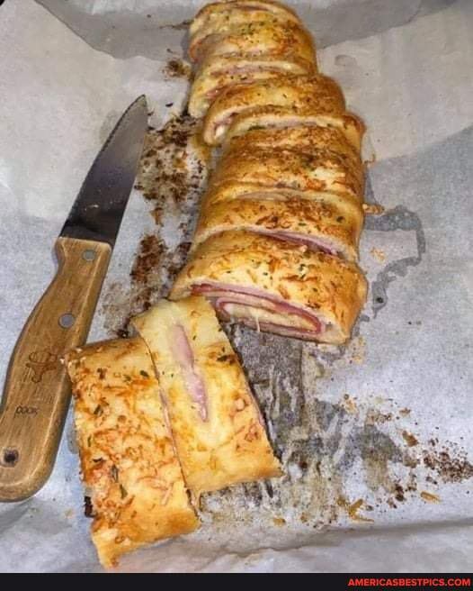 Italian Stromboli 1 tube of pillsbury pizza crust 8 slices of deli ham