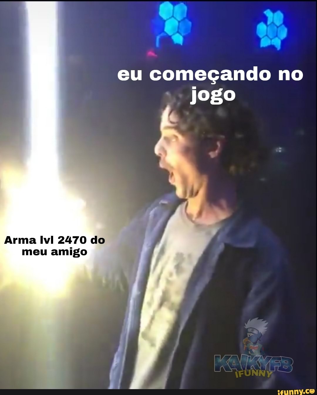eu começando no jogo
Arma lvl 2470 do meu amigo