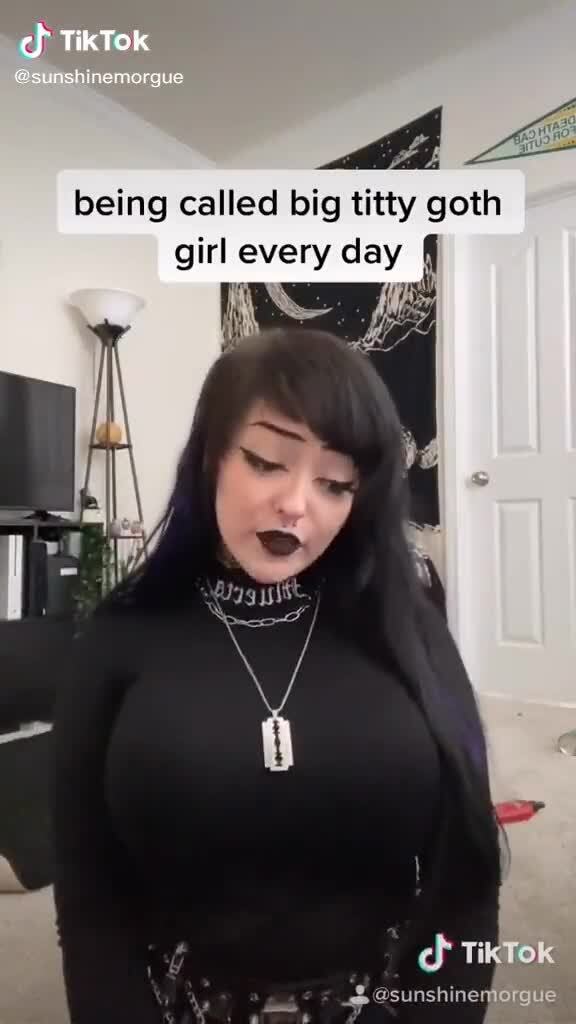 Big tit goth girl
