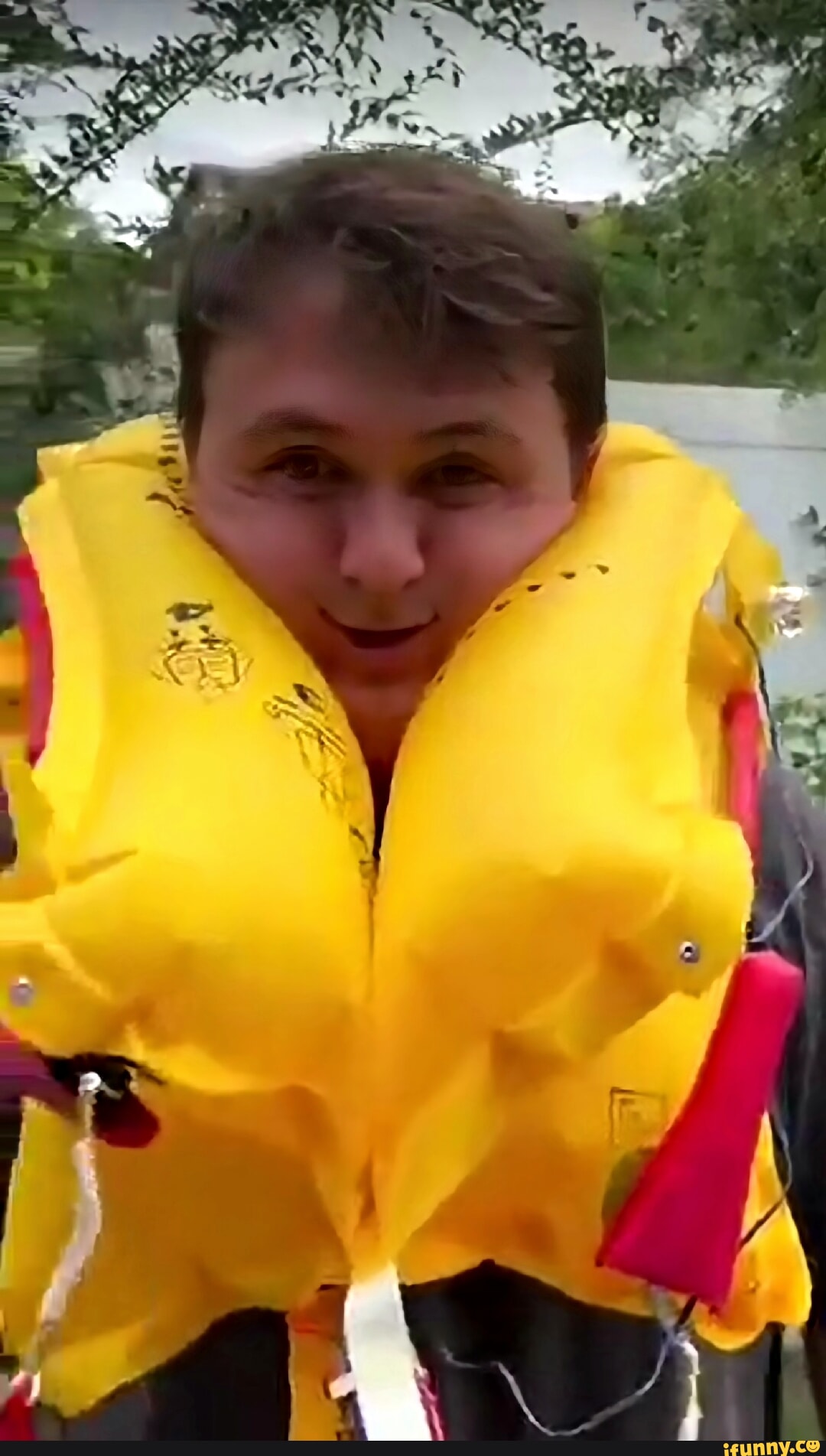 Lifevest memes. Best Collection of funny Lifevest pictures on iFunny