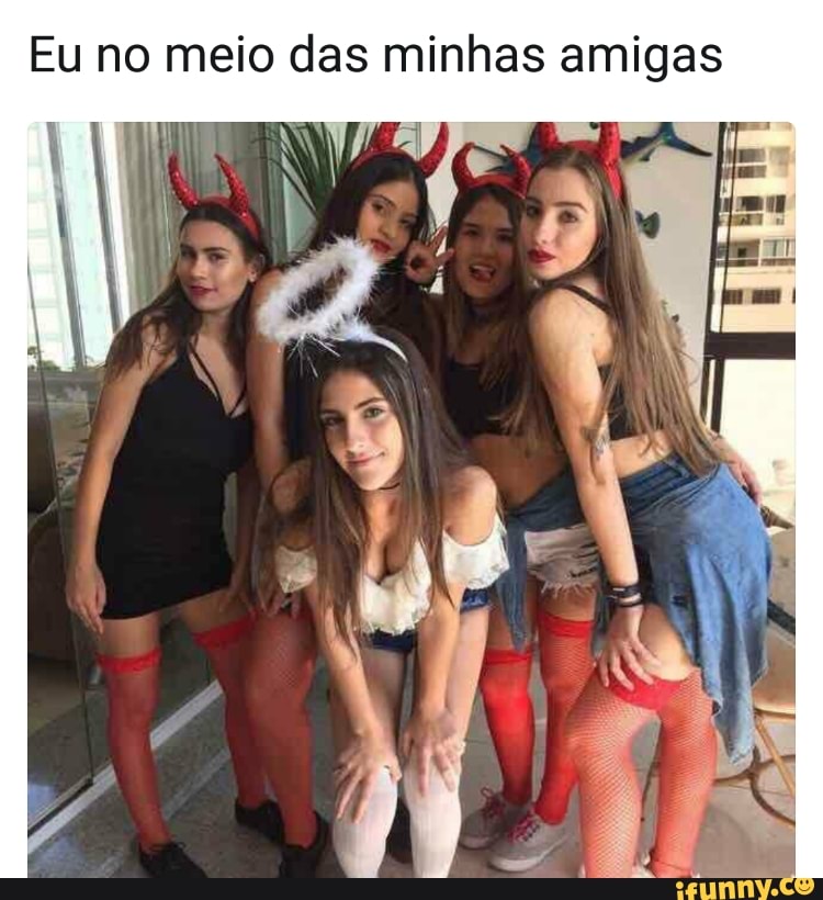 Eu no meio das minhas amigas