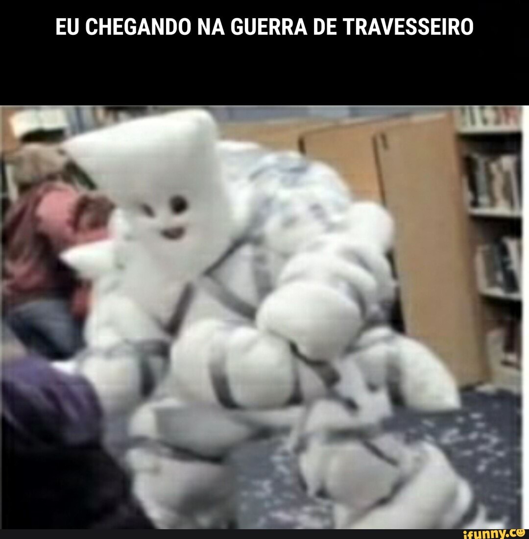 EU CHEGANDO NA GUERRA DE TRAVESSEIRO