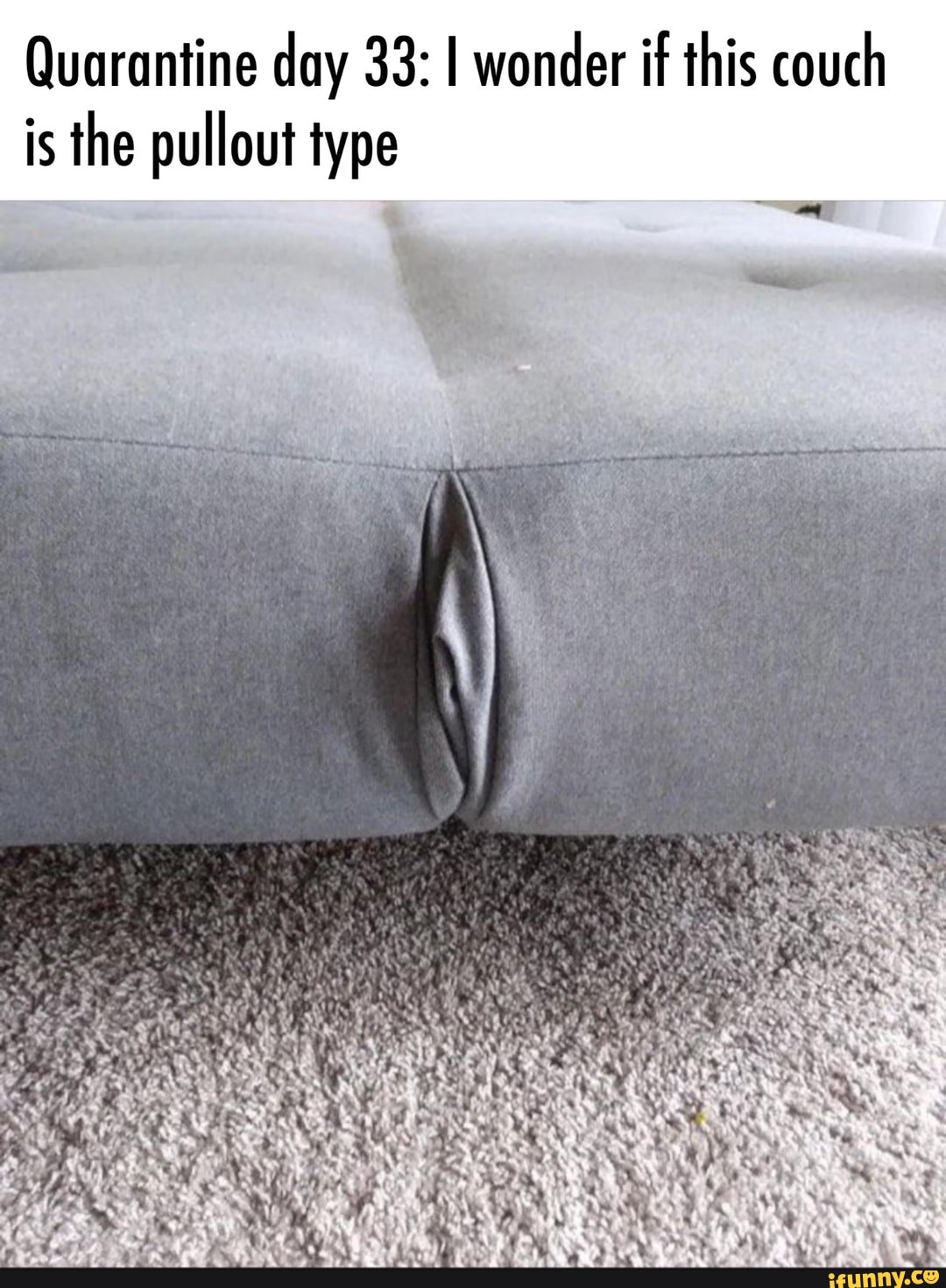 Дырка в обивке дивана