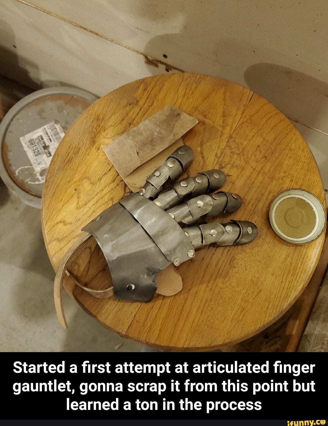 Started a first attempt at articulated finger gauntlet, gonna scrap it