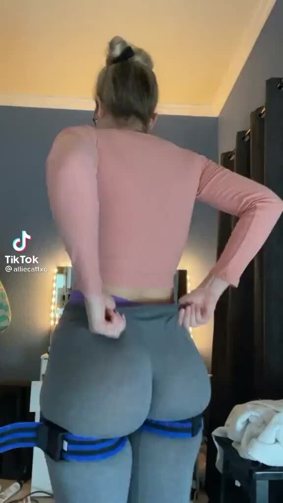 Alinity ass pic
