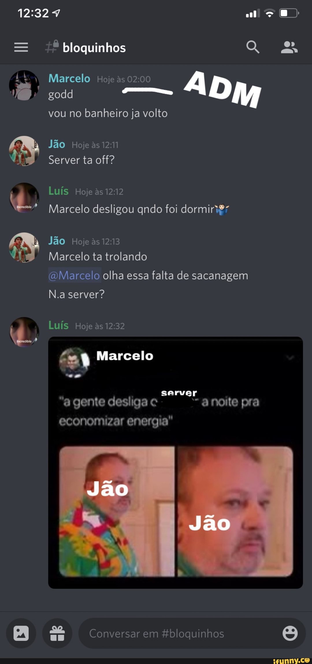 Em um jogo eletrônico denominado. Minecraft, o personagem (Steve)  constrói (usando um determinado hack) uma fileira