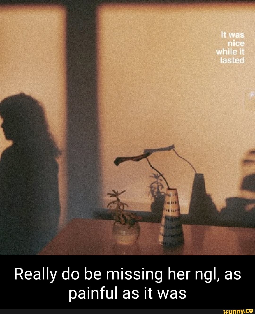 Депрессивный пиксельарт провожает. While it lasted. Джейсон волкер 3. Fantastic while. Девушка в дверном проеме пиксельарт.