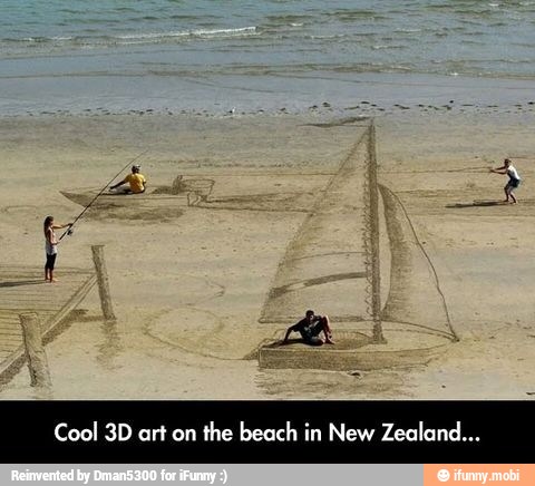 Cool 3D art on
the beach in New Zealand...