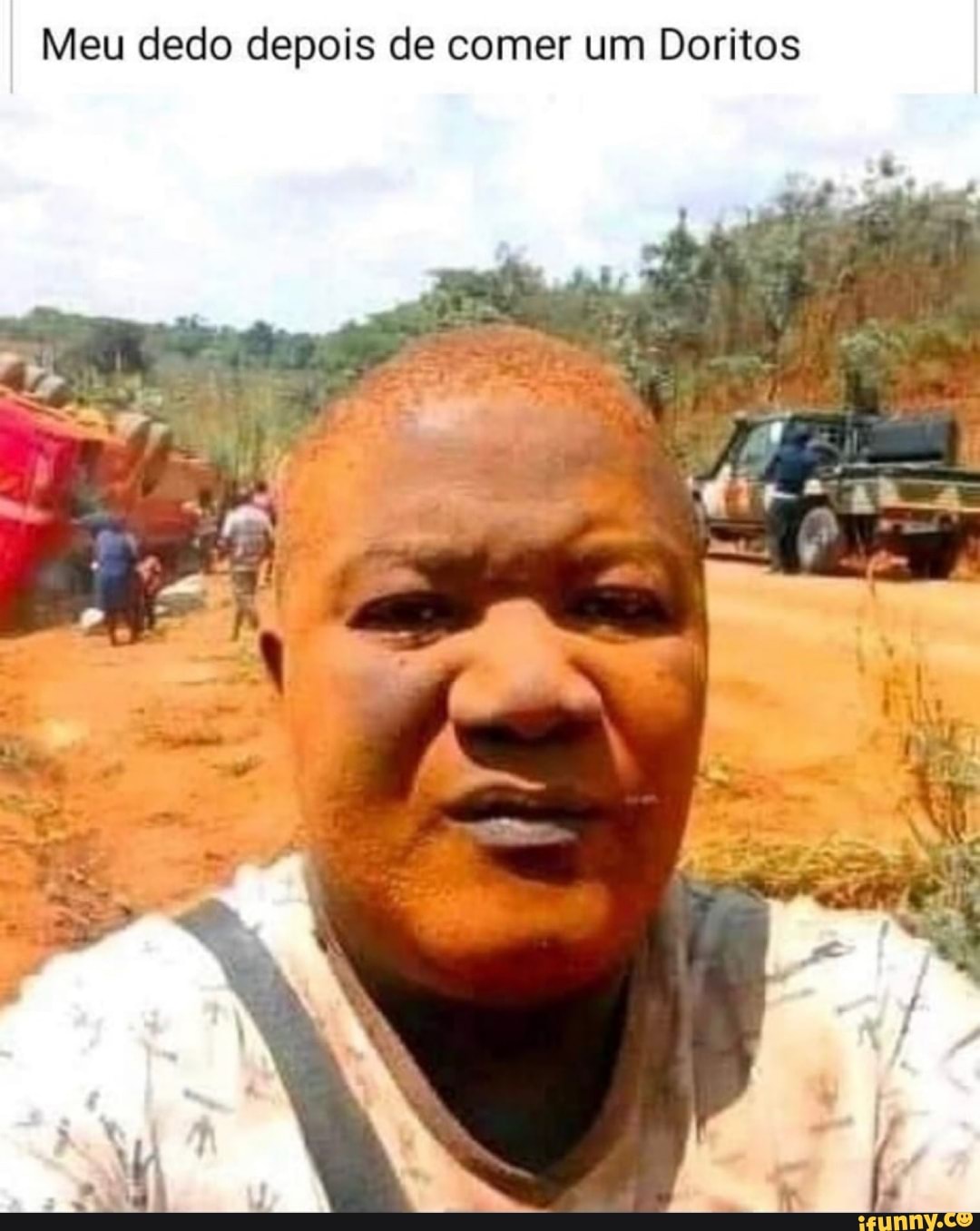 Meu dedo depois de comer um Doritos