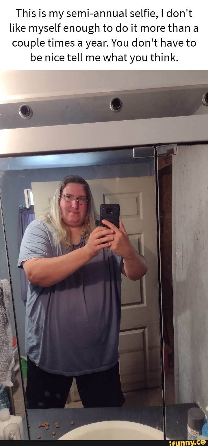 No Selfie Control Funny Selfie Day Mirror pic meme' Women's Premium Tank Top