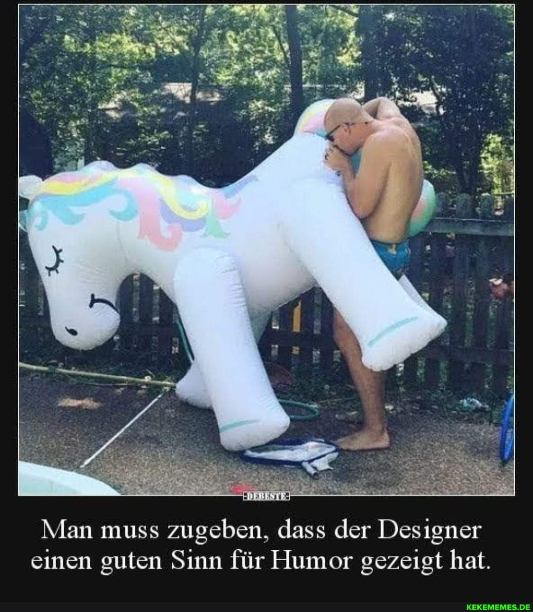 Man muss zugeben, dass der Designer einen guten Sinn für Humor gezeigt hat.