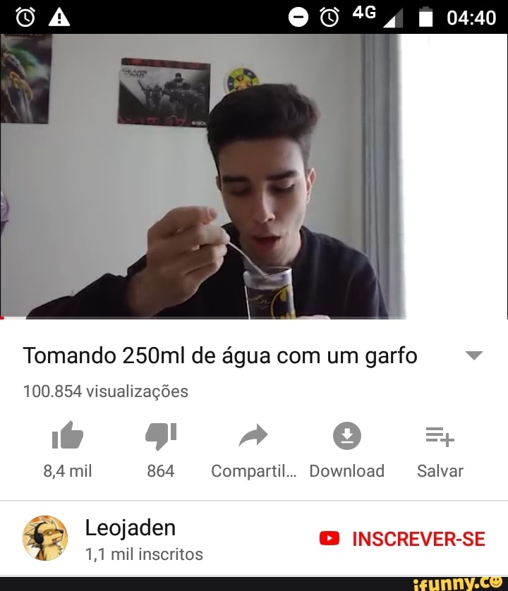 Tomando 250ml de água com um garfo v