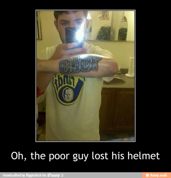 Oh, the poor guy lost his helmet - Oh, the poor guy lost his helmet