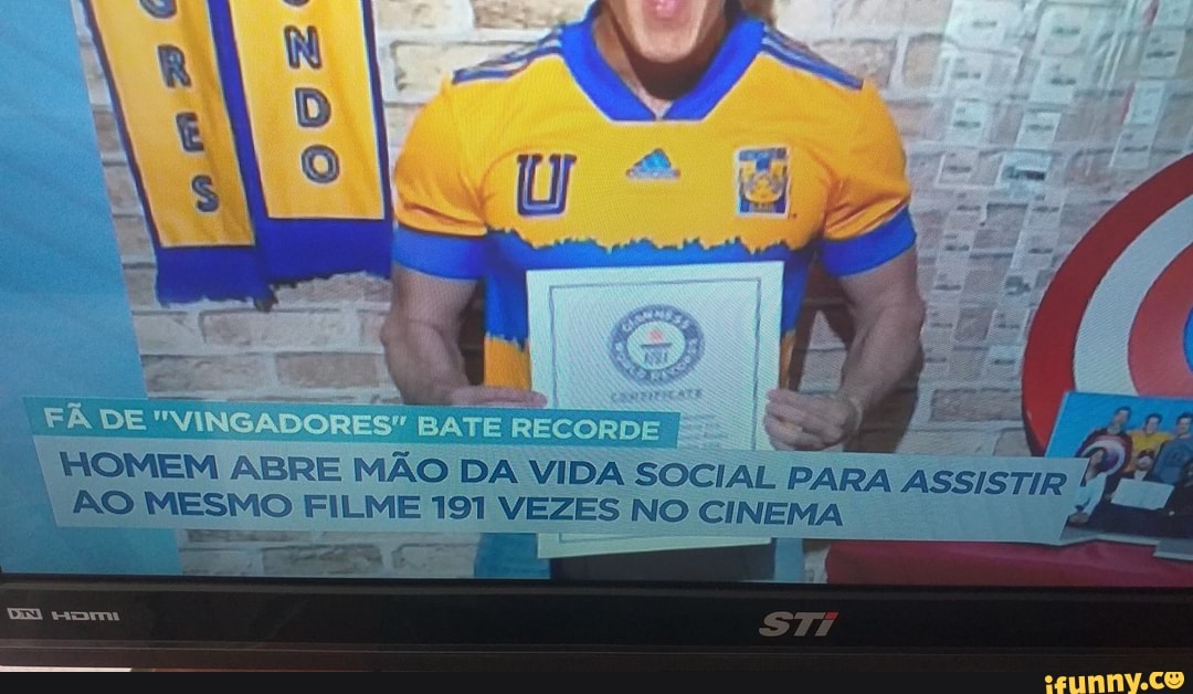 aies -
I MOMEM ABRE MÃO DA VIDA SOCIAL PARA ASSISTIR NO MESMO FILME 191 VEZES NO CINEMA