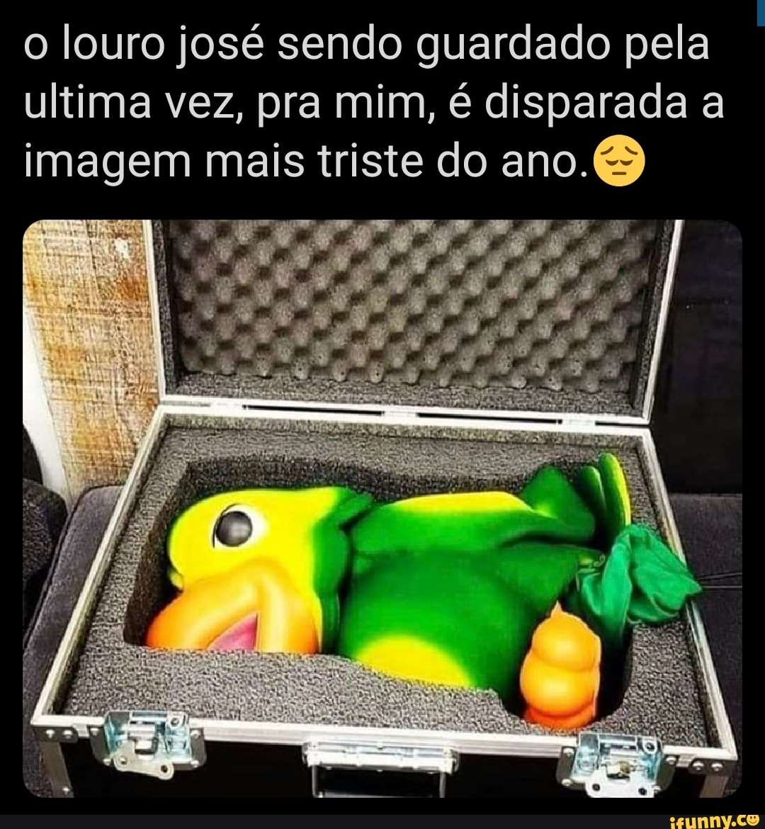 louro josé sendo guardado pela ultima vez, pra mim, é disparada a imagem mais triste do ano.&)
dia