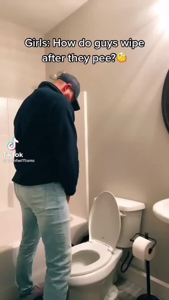 Girls Peeing On Men