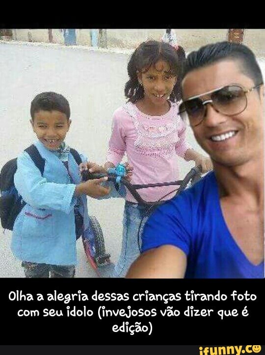 Olha a
alegria dessas crianças tirando foto
com seu idolo (invejosos vão dizer que é
edição) - Olha a alegria dessas crianças tirando foto com seu idolo (invejosos vão dizer que é edição)