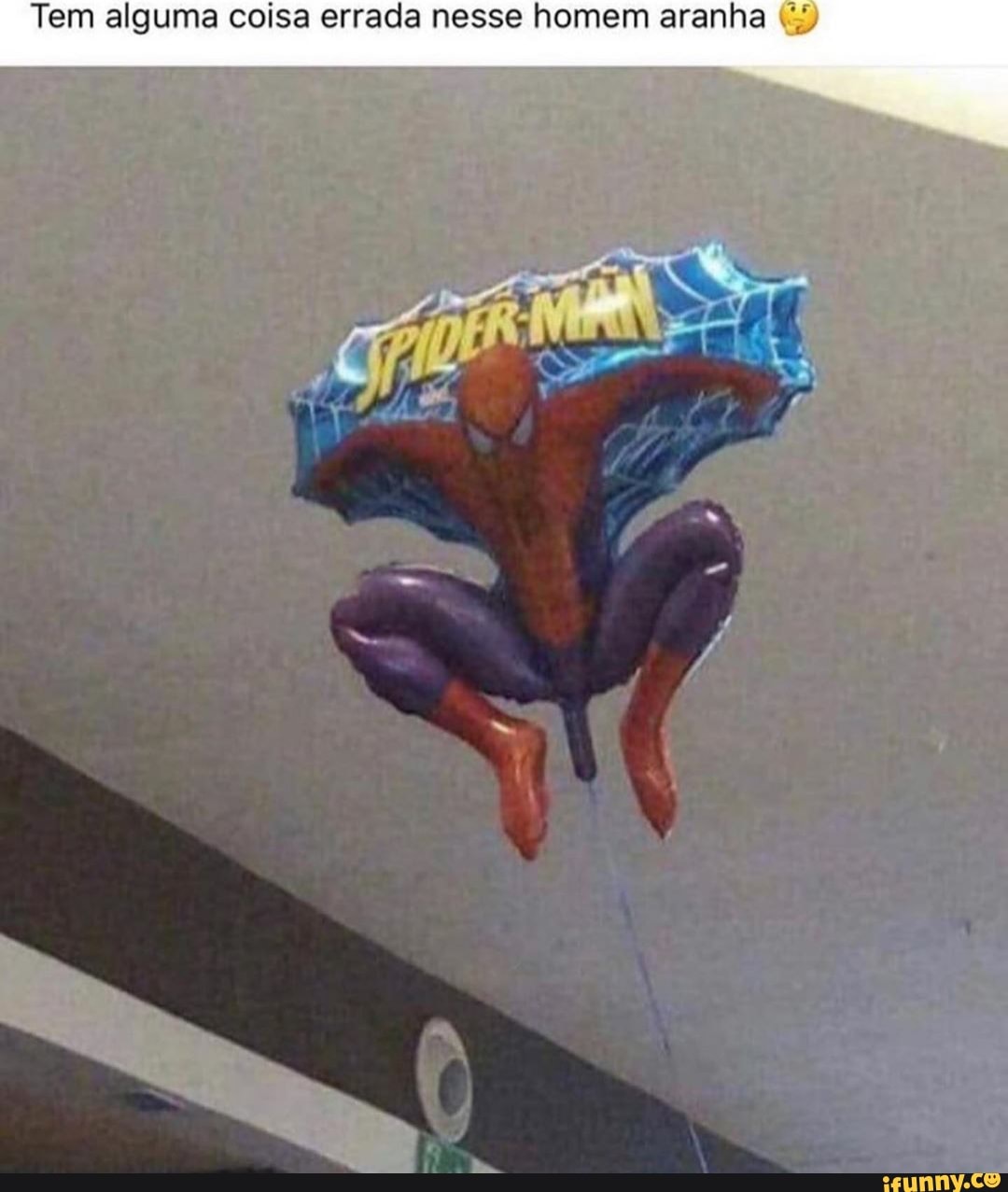 Tem alguma coisa errada nesse homem aranha