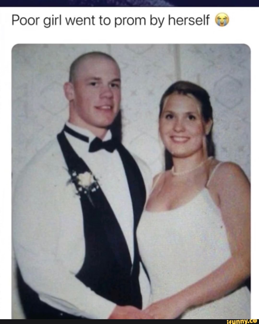 Poor girl went to prom by herself