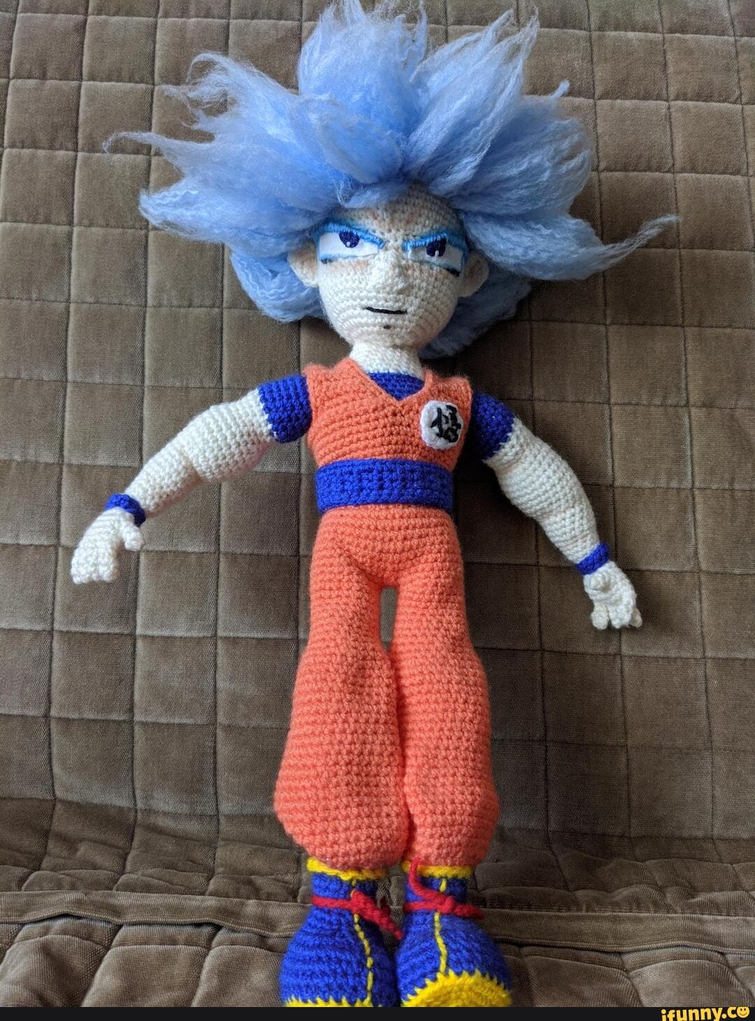 A crochet of goku my mom made for me knowing I am a huge DB fan. Thought  you might appreciate it. - iFunny Brazil
