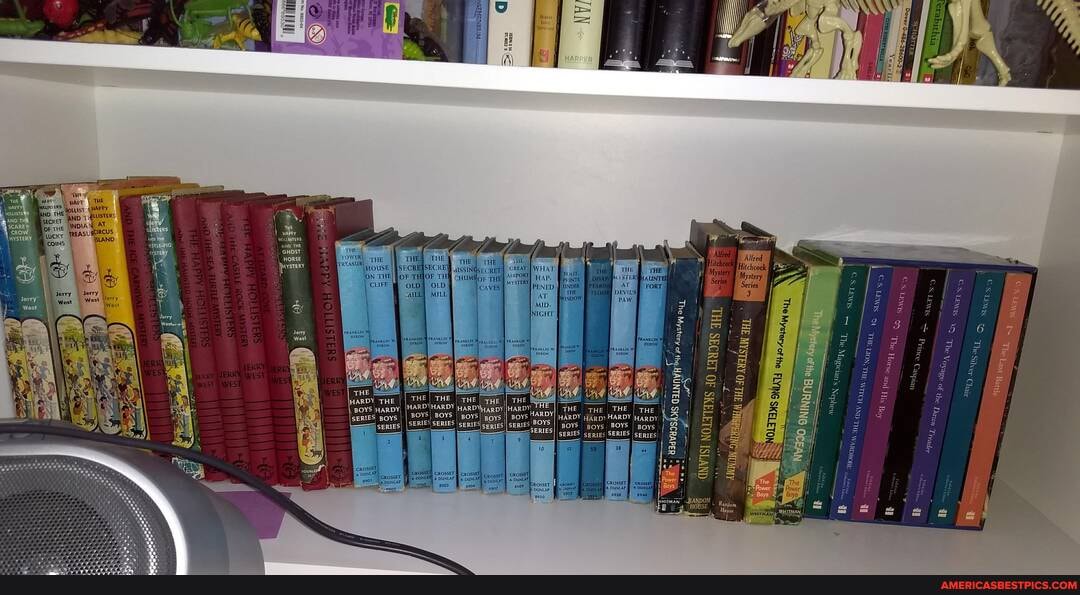 'no HE GHOST
HORSE
SAW
ss
MS
THE I THE II THE THE BOYS SERIES HARDY, BOYS HARD BOYSI HARDY SERIES BOYS THE HARDh BOYS) Boys HARDYI BoYS THe HARDY HaRDY
BOYSI BOYS I goYSI goys
SERIES BOYS SERIES ERIE
"AMS G3LNNVI
" dadvuds,
QNVISI NOLITY ANWOW, ON
HOUSE,