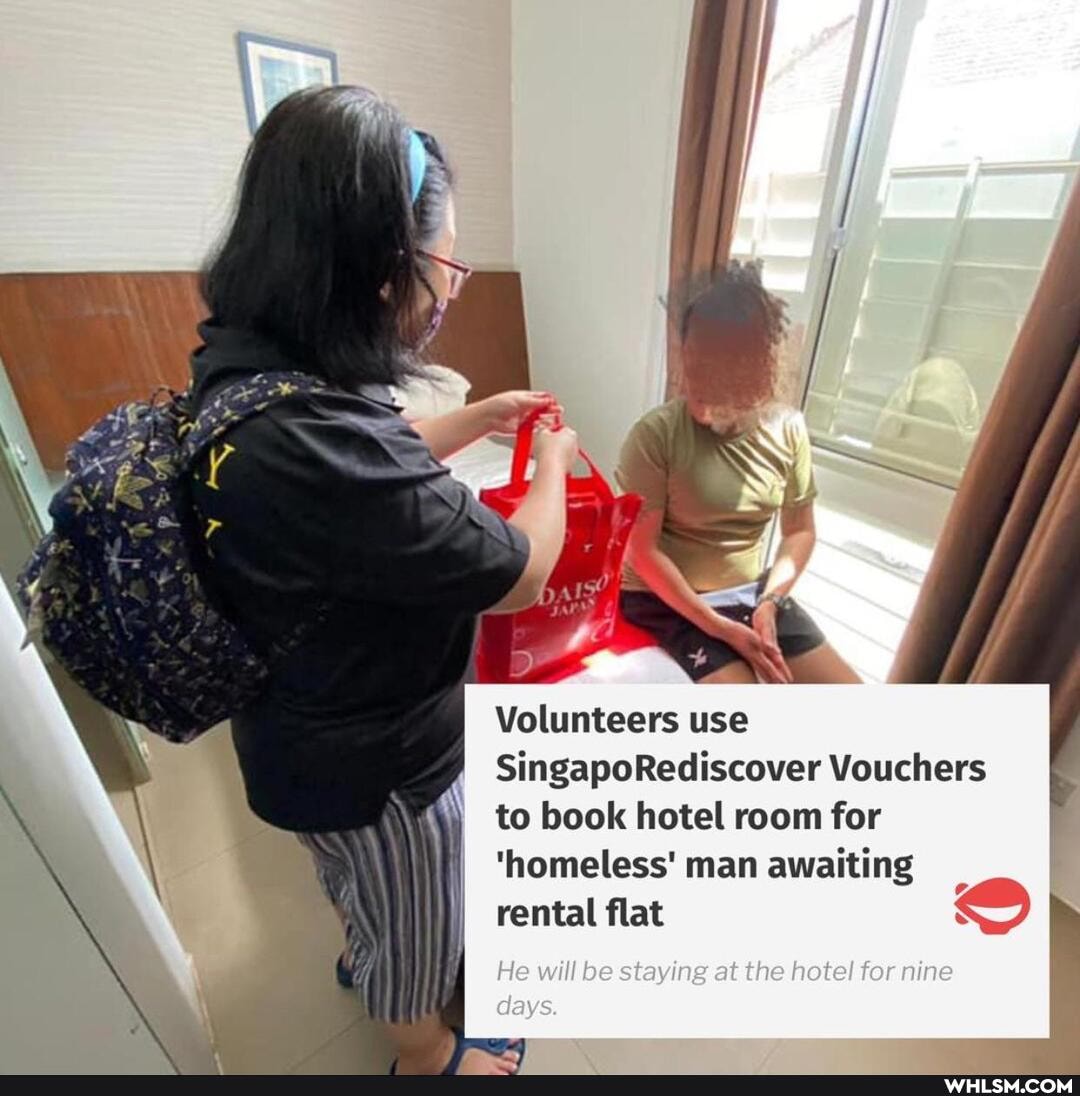 Volunteers use
SingapoRediscover Vouchers
to book hotel room for
'homeless' man awaiting flat
He will be staying at the hotel for nine days,