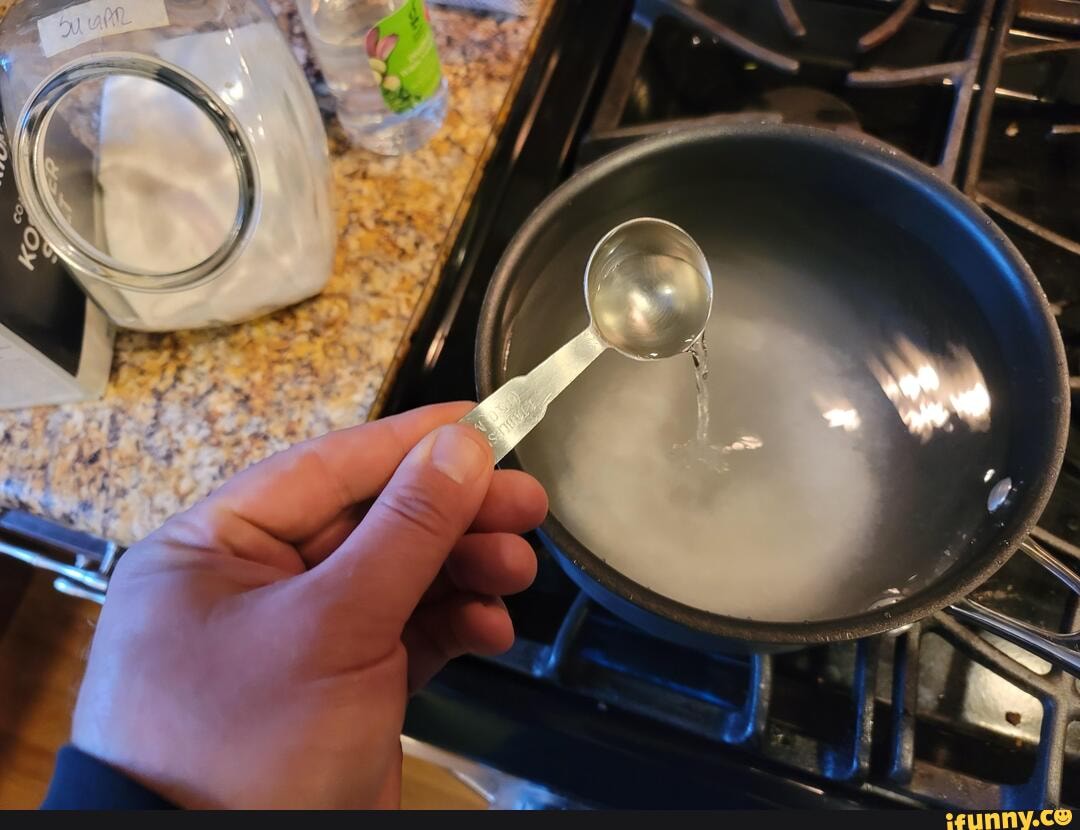 Simple pickling liquid of water, salt, sugar, vinegar, msg. The recipe