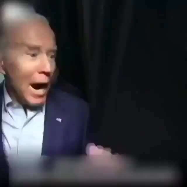 Media tenor gif. Joe Biden спотыкнулся. Байден падает гиф. Байден Мем гиф. Gif Sleepy Joe Biden.