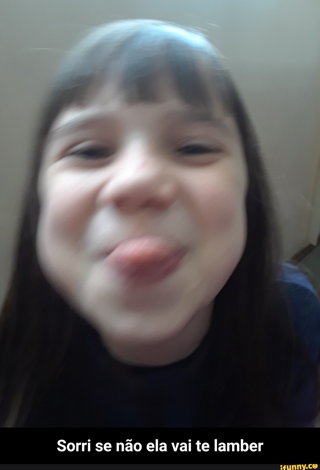 Sorri se não ela vai te lamber - Sorri se não ela vai te lamber