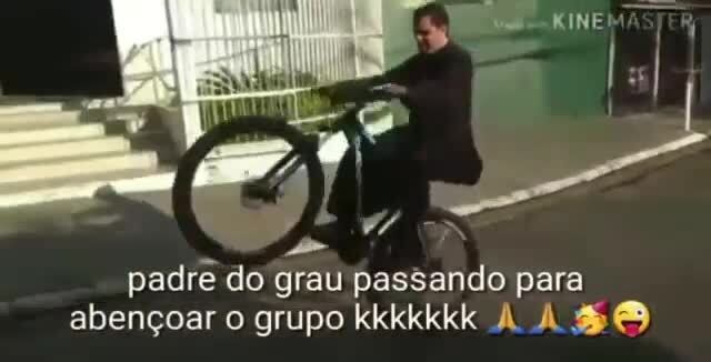 Padre dando o santo grau de bike ao v som de ameno - iFunny Brazil