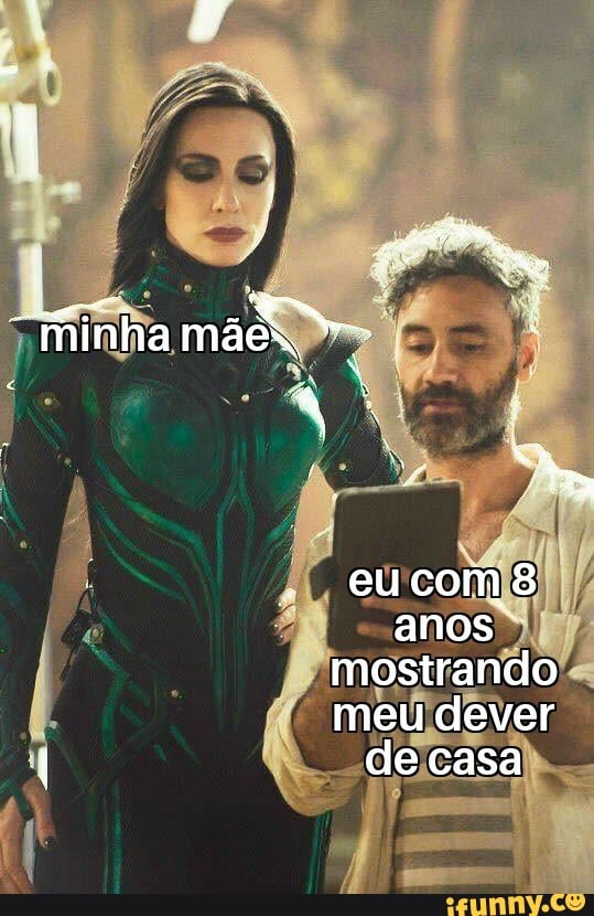 eu com 8 anos mostrando meu dever de casa