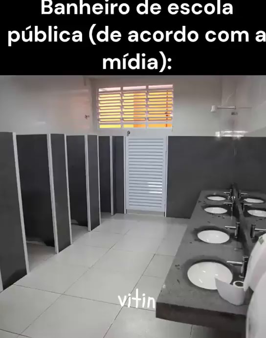 Escola na Mídia/Escola na Vida Real (Meme)