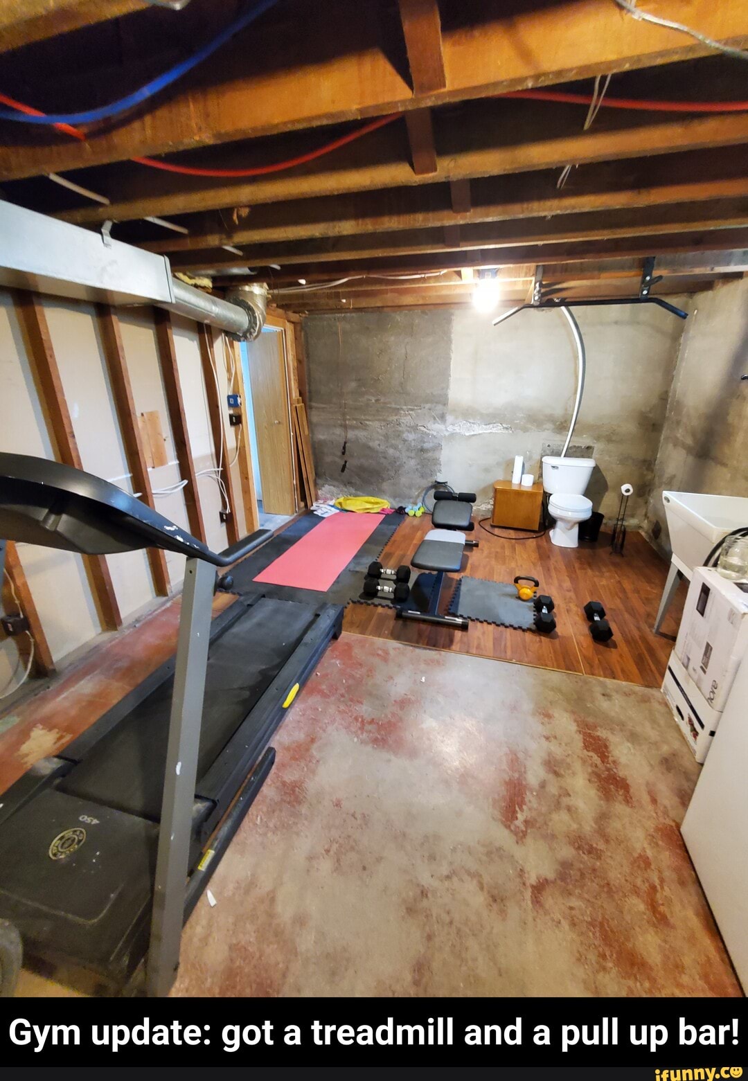 Gym update: got a treadmill and pull up bar! - Gym update: got a treadmill and a pull up bar!