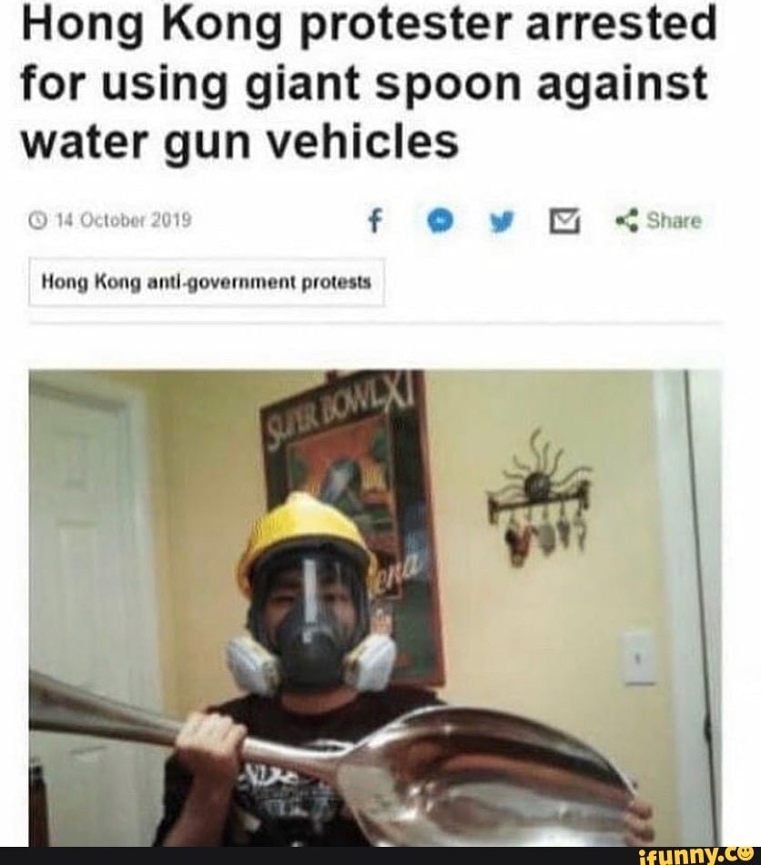Hong Kong protester arrested for using giant spoon against water gun vehicles
14 October 2015 @w <Shae
Hong Kong anti-government protests