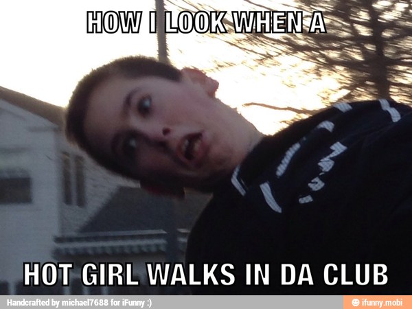 HOT GIRL WALKS IN DA CLUB