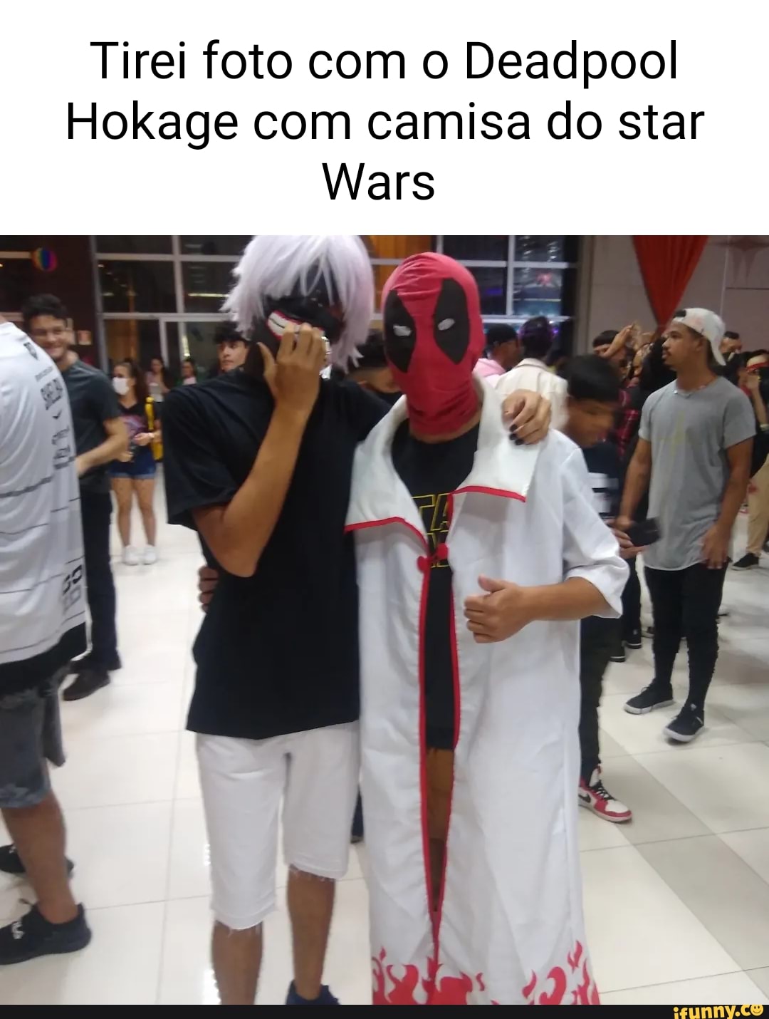Tirei foto com o Deadpool Hokage com camisa do star Wars a 1 iFunny