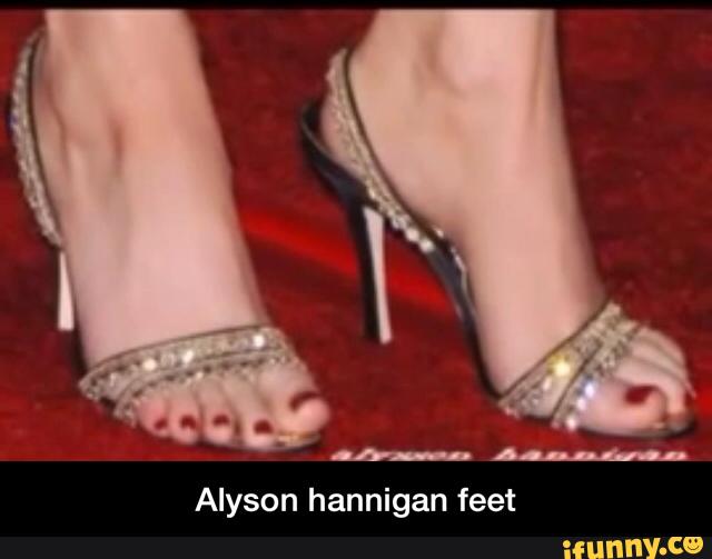 Alyson hannigan feet.
