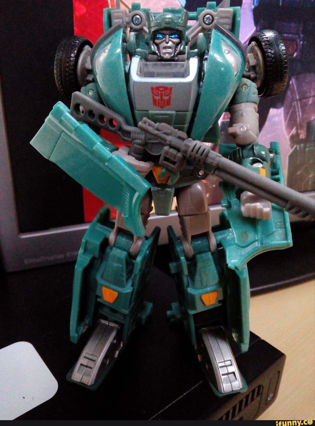 TRANSFORMERS Generations, Deluxe Sergeant Kup iFunny