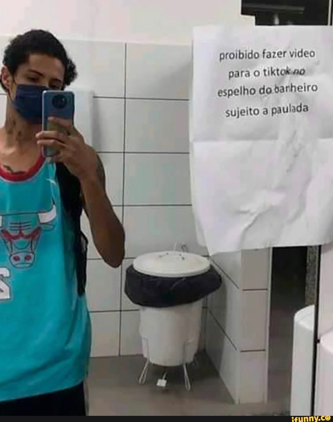 proibido fazer video para tiktolaao espelho do banheiro
sujeito à paulada