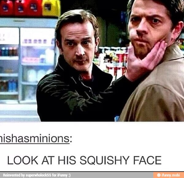 lishasminions:
LOOK AT HIS SQUISHY FACE