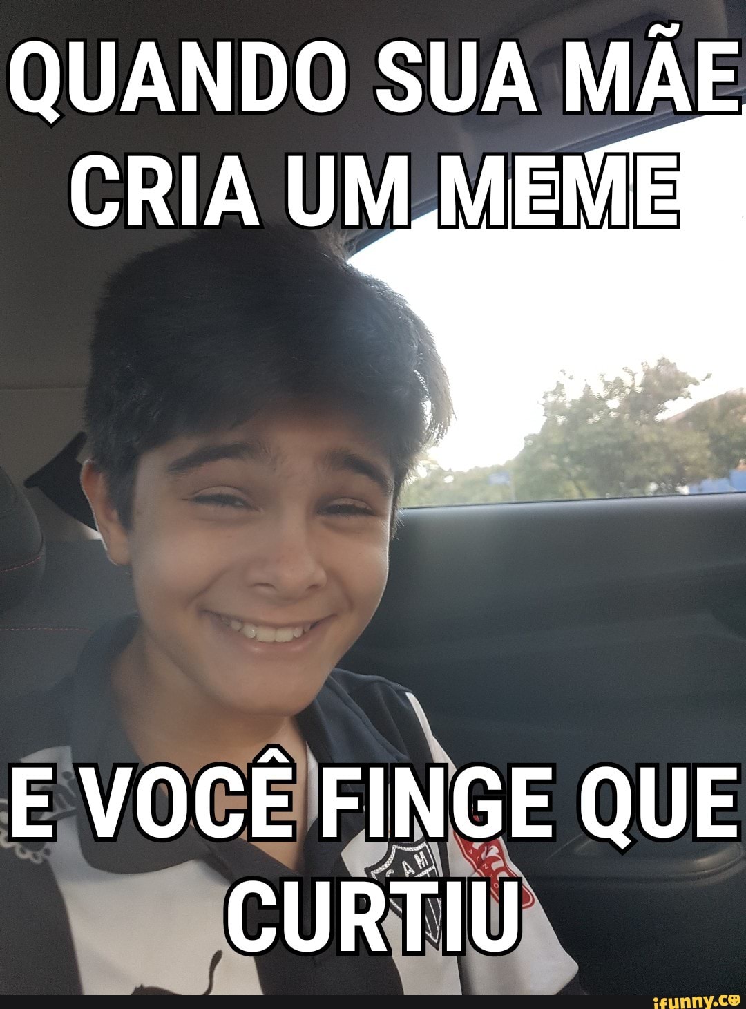 QUANDO SUA MÃE
CRIA UM MEME