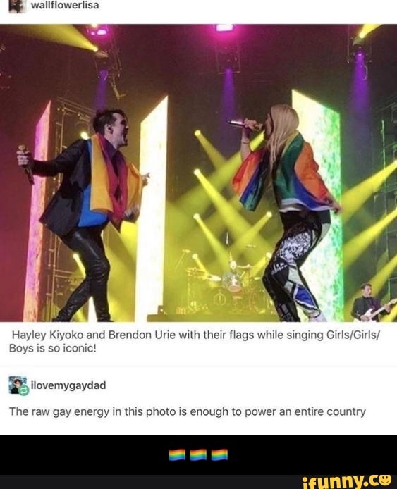 Hayley Kiyoko and Brendon Urie with their flags while singing Girls/Girls/
Boys is so iconic! - π³οΈβππ³οΈβππ³οΈβπ