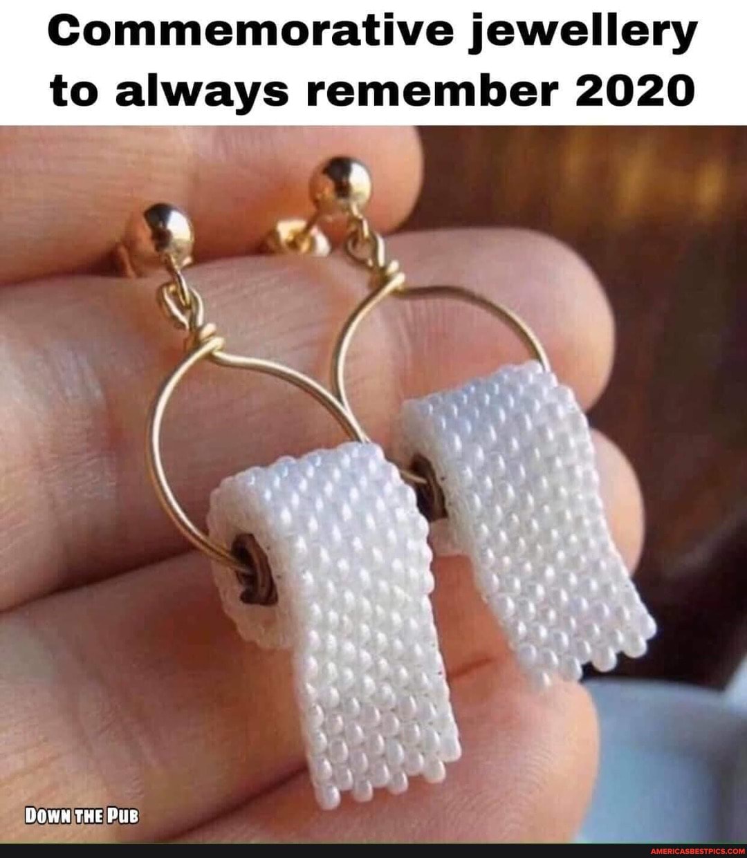 Commemorative jewellery
to always remember 2020
Doww THE Pug