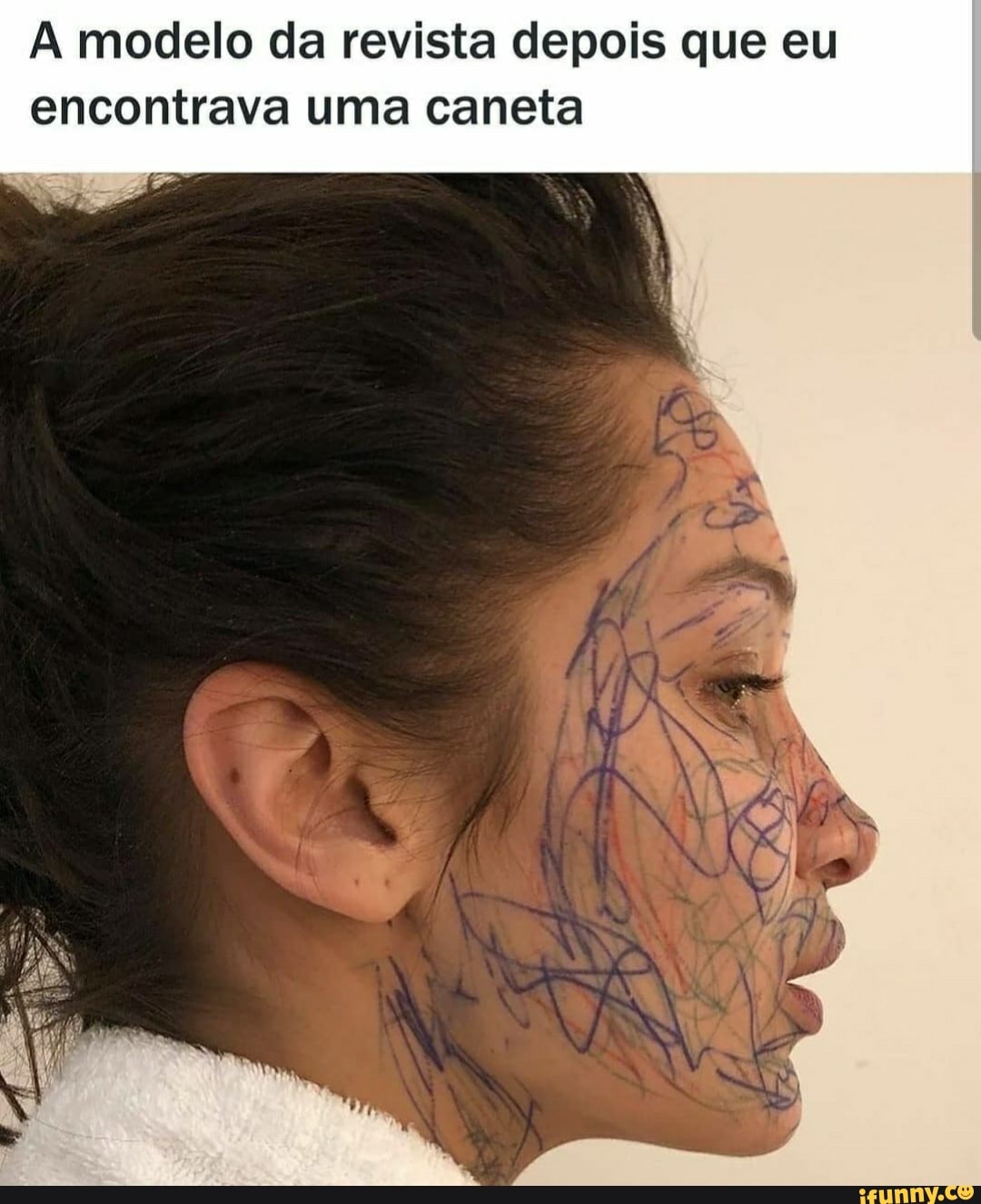 modelo da revista depois que eu encontrava uma caneta