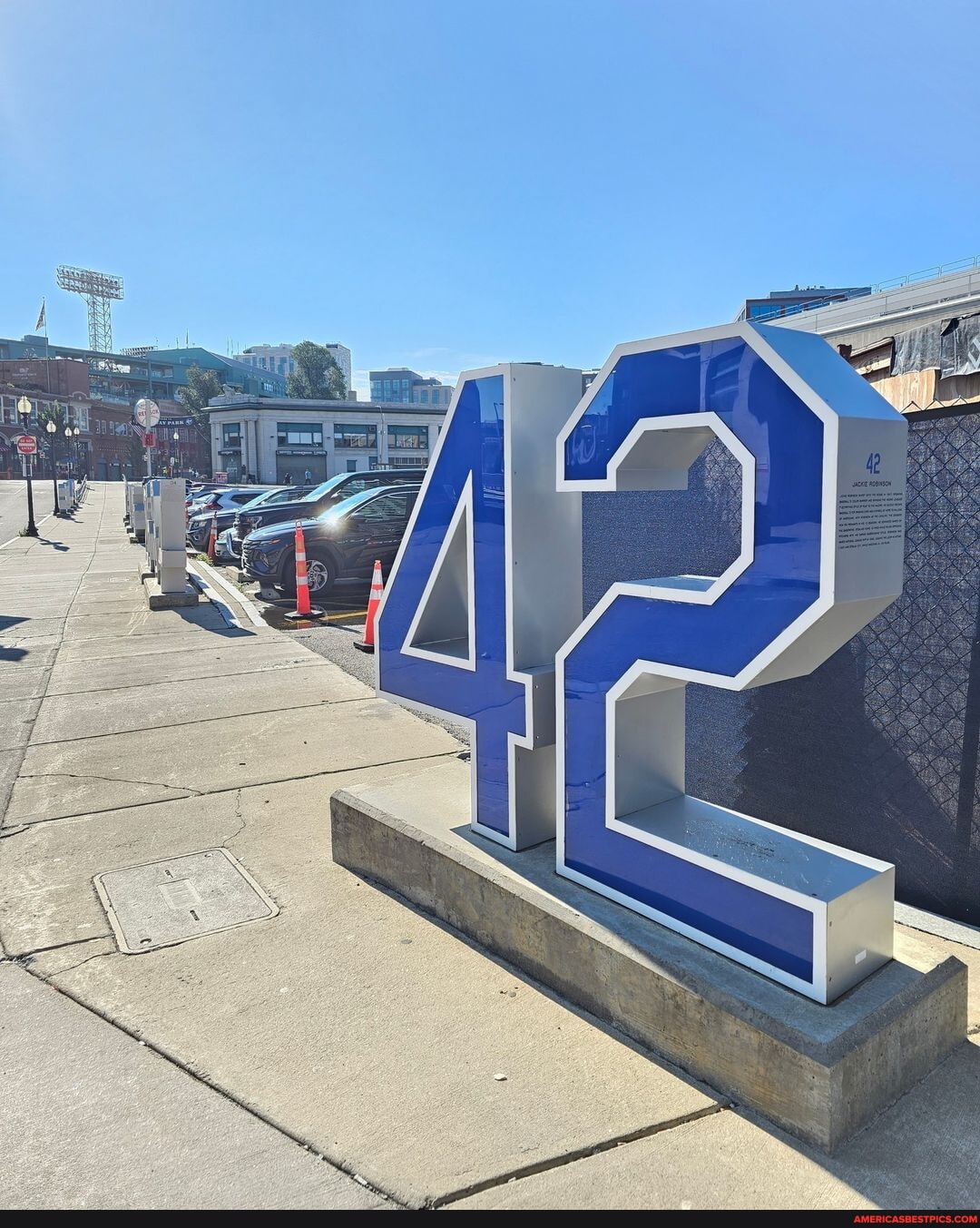 Dodgers Throwback Uniforms, Everyone in 42 for Jackie Robinson Day 2019 –  SportsLogos.Net News