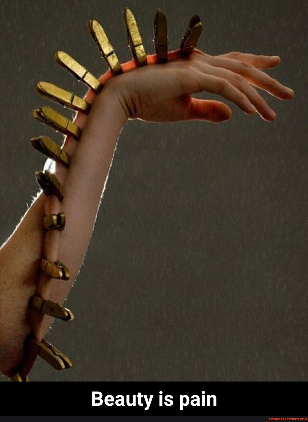 Af
Beauty is pain - Beauty is pain