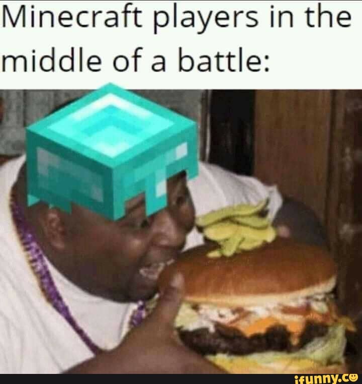 Minecraft players in the middle of a battle:
