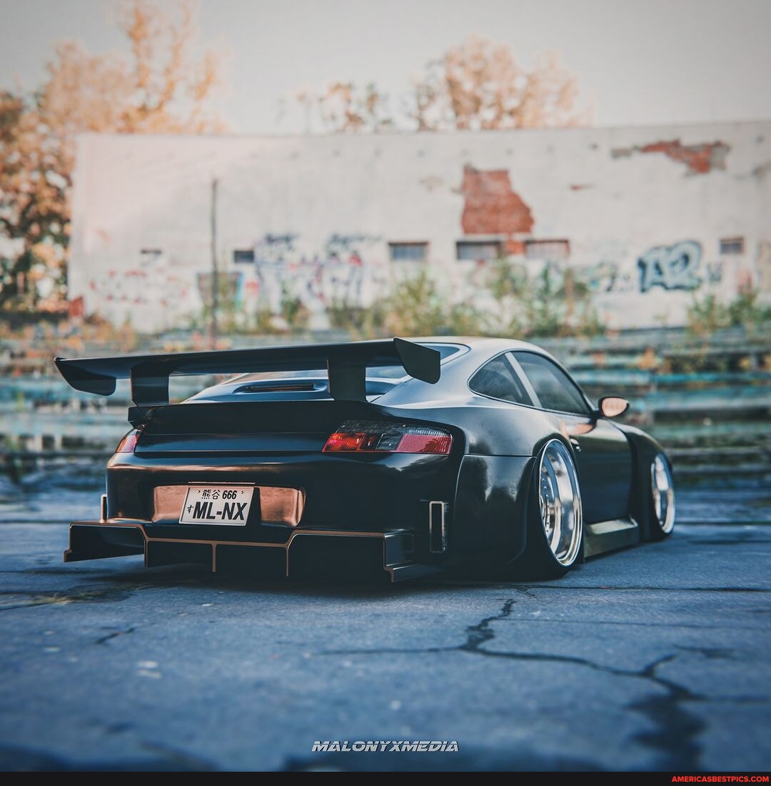 @cruciblecoachworks @kraws 911 Slantnose concept dressed in black and ...
