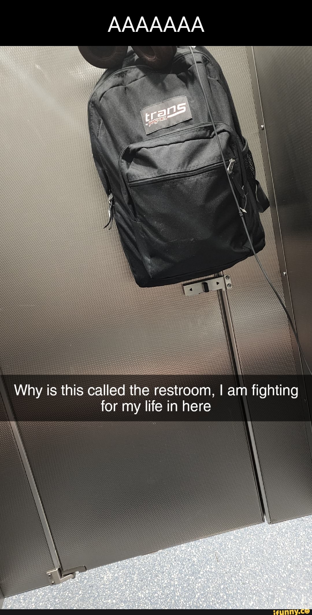 AAAAAAA am fighting Why is this called the restroom I am fighting for ...